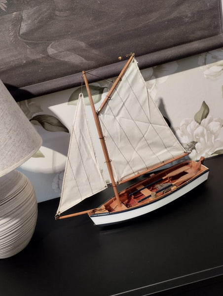 Segelbåt i Trä - 46cm