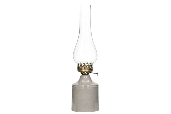 Hög och vacker lampa i en gammaldags stil.  Till värmeljus.  Mått: Diameter 9cm x H 35cm  Material: Emalj, Metall & Glas